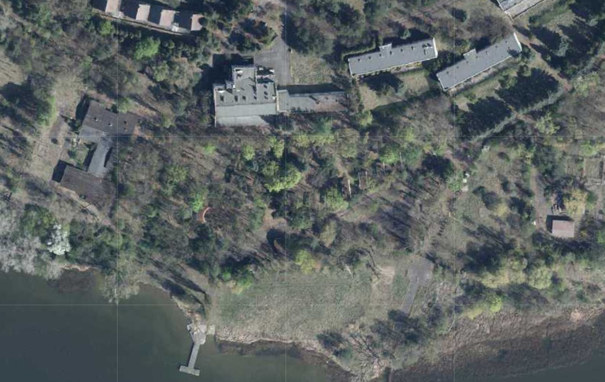 Przybliżony teren byłego Ośrodka Policyjnego w Kiekrzu, fot. mapa ZGiKM GEOPOZ fragment mapy lotniczej z terenem byłego Ośrodka Policyjnego w Kiekrzu