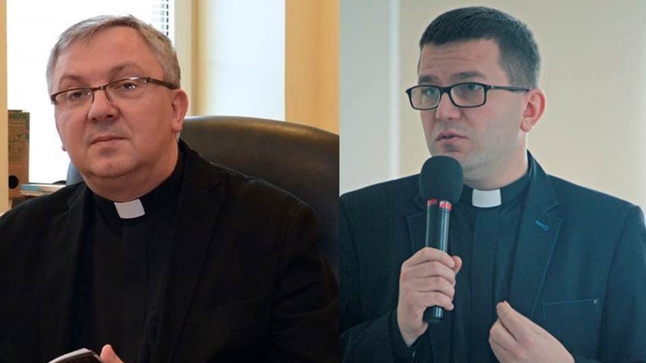 Ks. Waldemar Hanas (z lewej) i ks. Marcin Janecki (z prawej), fot. poznan.pl / Miejska Rada Seniorów