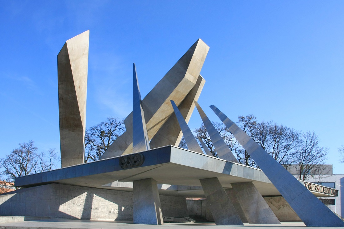 Pomnik Armii Poznań (fot. Zbigniew Szmidt) - grafika artykułu