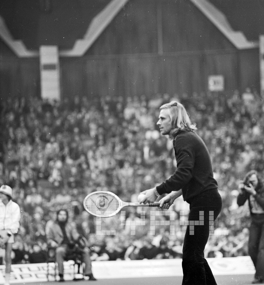 W grudniu 1978 roku, w hali Arena, na zaproszenie Wojciecha Fibaka, gościł Björn Borg, jeden z najlepszych zawodników w historii tenisa, fot. S. Wiktor / cyryl.poznan.pl - grafika artykułu
