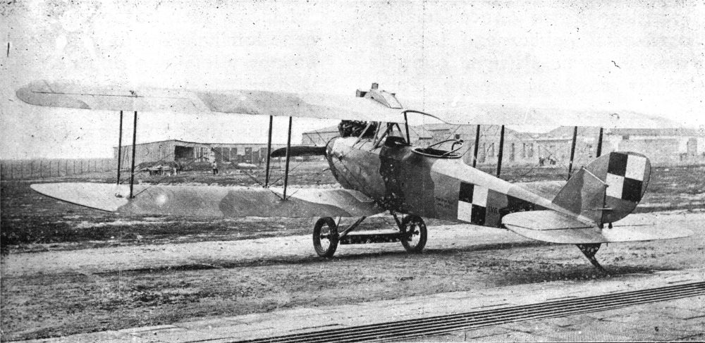 Samolot wywiadowczy LVG C.V na lotnisku Ławica; był to jeden z najbardziej rozpowszechnionych typów samolotów zdobytych na początku stycznia przez powstańców - grafika artykułu