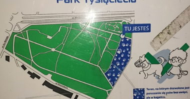 plansza z mapą Parku Tysiąclecia, na niej zaznaczona strefa gdzie można wyprowadzać psy bez smyczy