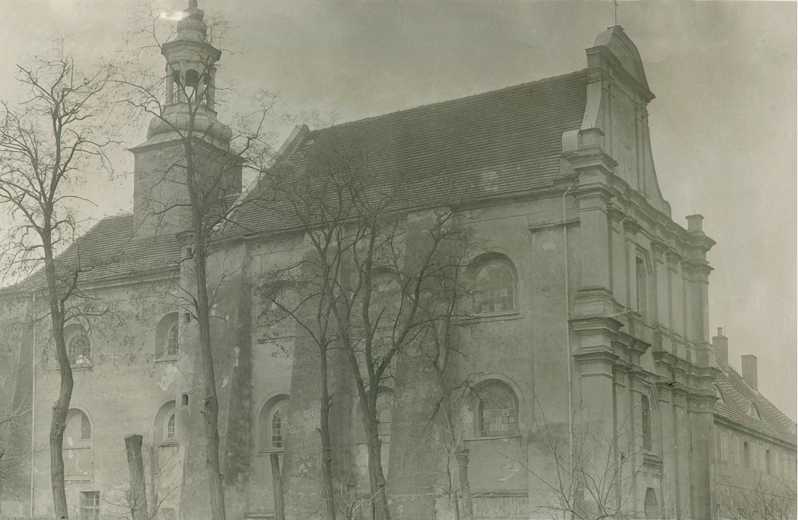Kościół św. Kazimierza w 1945 roku (obecnie parafia polskokatolicka) - grafika artykułu