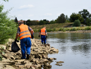 Aresztanci sprzątnęli brzegi i dno Warty