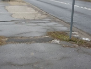 Chodnik na Kosowskiej do remontu