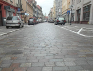 Kolejne ulice z zeszlifowanym brukiem