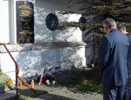 Kwiaty pod dawną synagogą