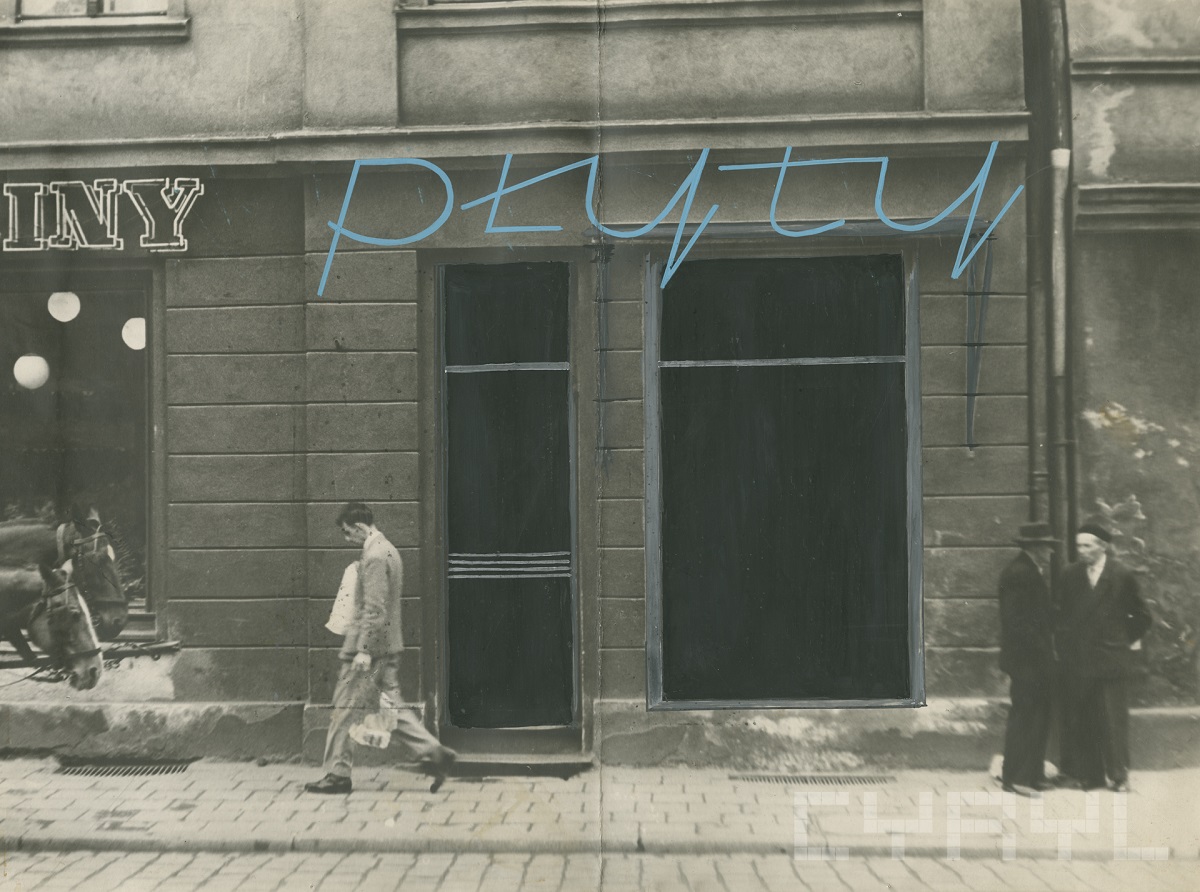 Wizualizacja neonu Płyty nad sklepem przy ul. Dzierżyńskiego 5 (obecnie ul. Półwiejska) na fotografii z lat 60. XX w. - grafika artykułu