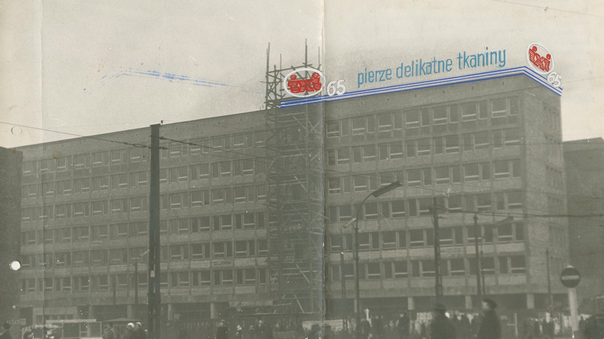 Wizualizacja neonu ixi 65 na modernistycznym budynku zwanym Santosem przy ul. Strzeleckiej wykonana na fotografii z lat 60. XX w.