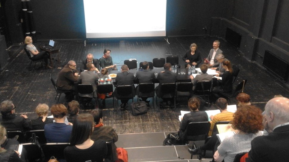 Komisja Kultury i Nauki obradowała na scenie Malarni Teatru Polskiego w Poznaniu