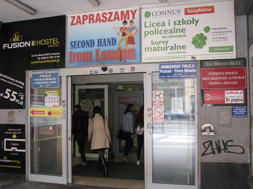 Komisariat Policji Poznań Stare Miasto, wejście od ul. Święty Marcin 66/72 - grafika artykułu