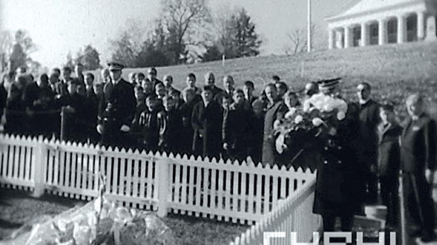 Wizyta na grobie prezydenta Stanów Zjednoczonych Johna Fitzgeralda Kennedy'ego w 1965 roku