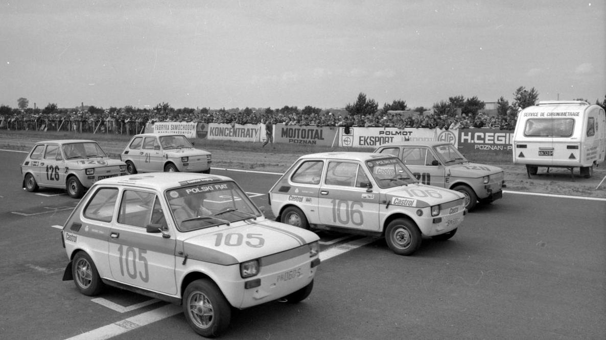 I Targowy Wyścig fiatów 126p na Torze Poznań, 10.06.1978 r., fot. S. Wiktor / Cyryl.poznan.pl - grafika artykułu