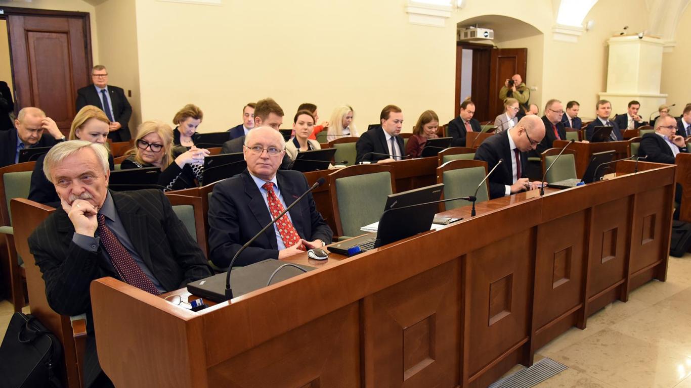 Na zdjęciu radni Zjednoczonej Lewicy: Antoni Szczuciński, Henryk Kania, Beata Urbańska, Halina Owsianna fot. Poznan.pl - grafika artykułu