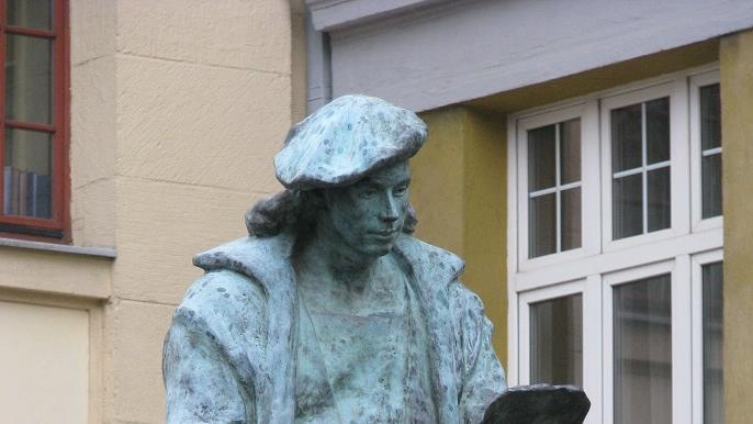 Pomnik Klemensa Janickiego przy ul. Kramarskiej - grafika artykułu