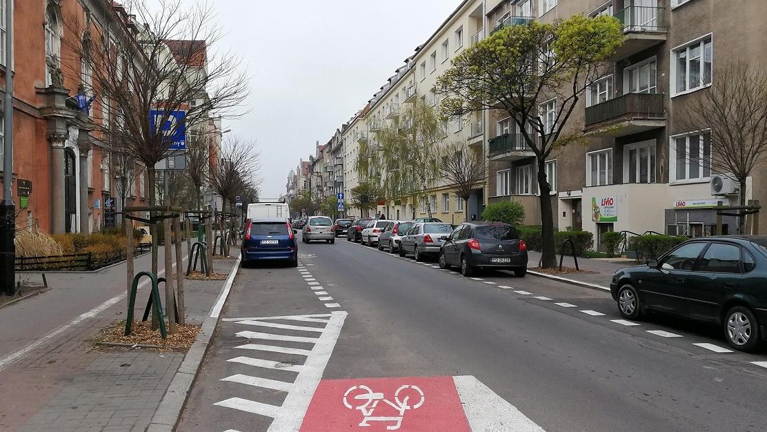 Ulica Słowackiego po zmianach przyjaznych pieszym, fot. UMP - grafika artykułu