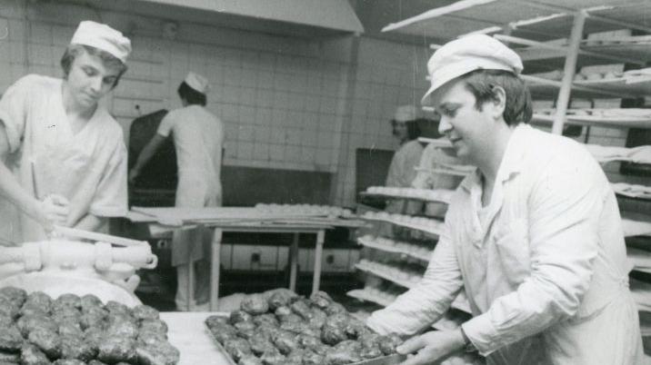 Piekarnia kawiarni "Regionalna", 27.02.1979 r./ fot. S. Ossowski (archiwum KMP) - grafika artykułu