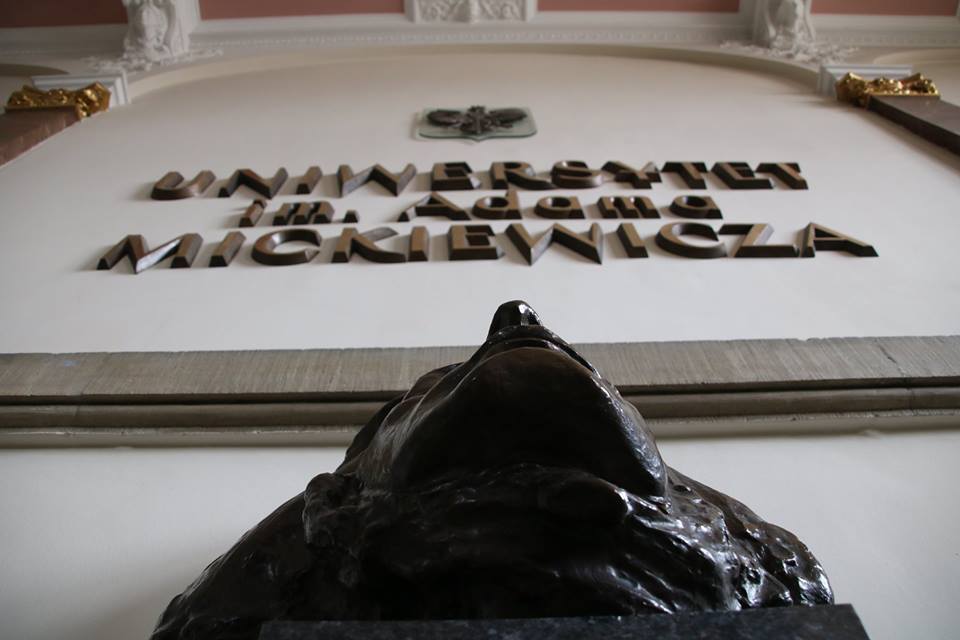 Fot. Uniwersytet Otwarty UAM - grafika artykułu