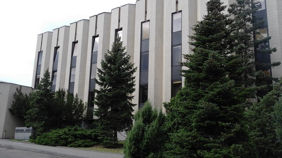 Ośrodek Nauki Polskiej PAN, siedziba Oddziały Poznańskiego PAN (proj. Zygmunt Skupniewicz i Zygmunt Lutomski, 1993 r.) - grafika artykułu