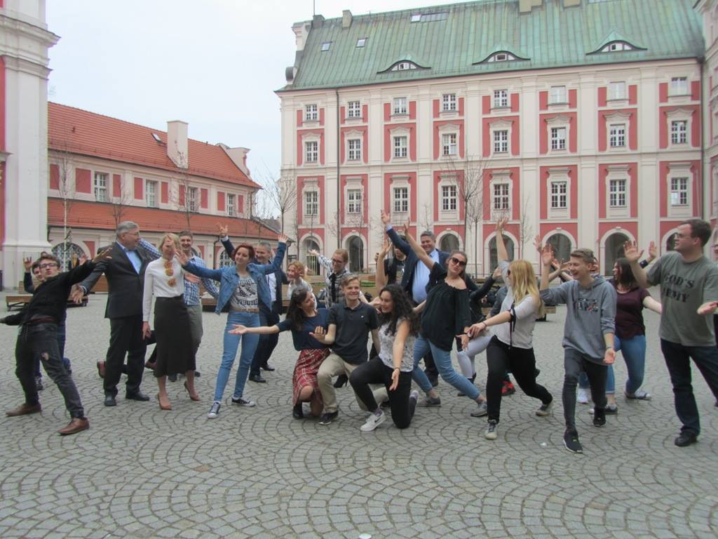 Flahmob na Wolnym Dziedzińcu, fot. M. Malinowski - grafika artykułu