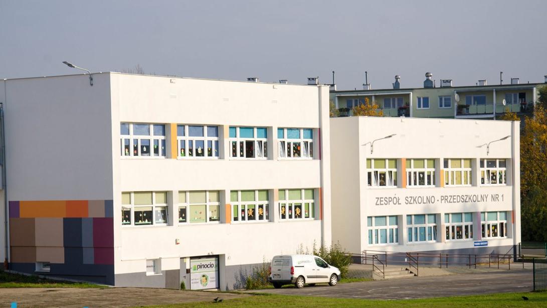 Jedna z wcześniejszych termomodernizacji szkół, fot. PIM - grafika artykułu