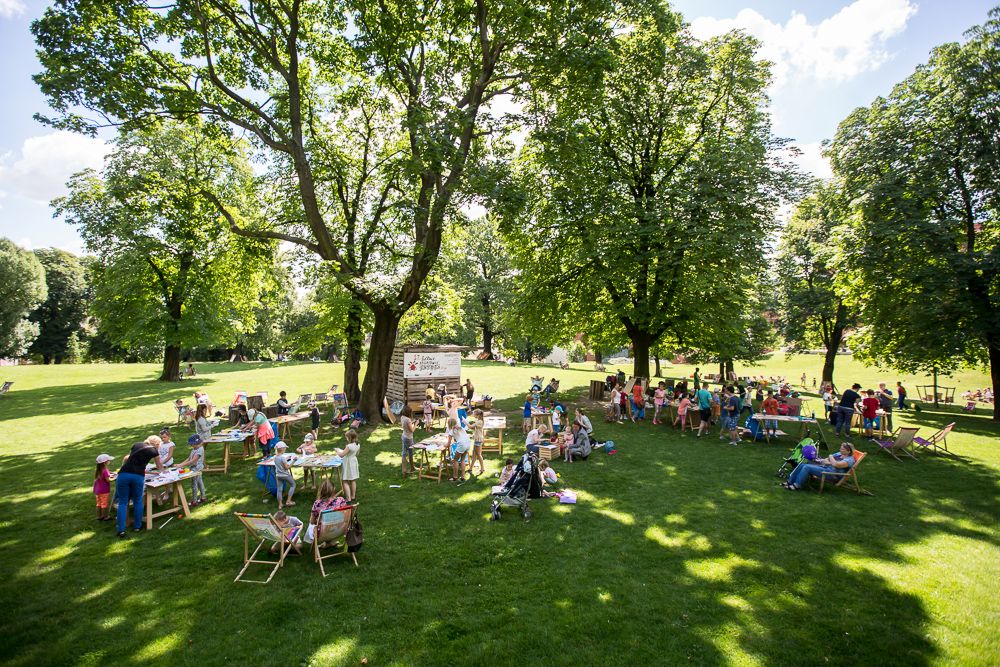 Warsztaty dla dzieci "Ciemno i Świat Marzycieli i Podróżników" w piątek w parku Starego Browaru, fot. materiały organizatorów - grafika artykułu