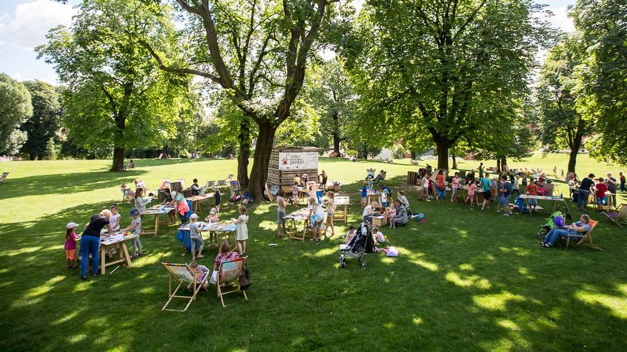 Warsztaty dla dzieci "Ciemno i Świat Marzycieli i Podróżników" w piątek w parku Starego Browaru, fot. materiały organizatorów