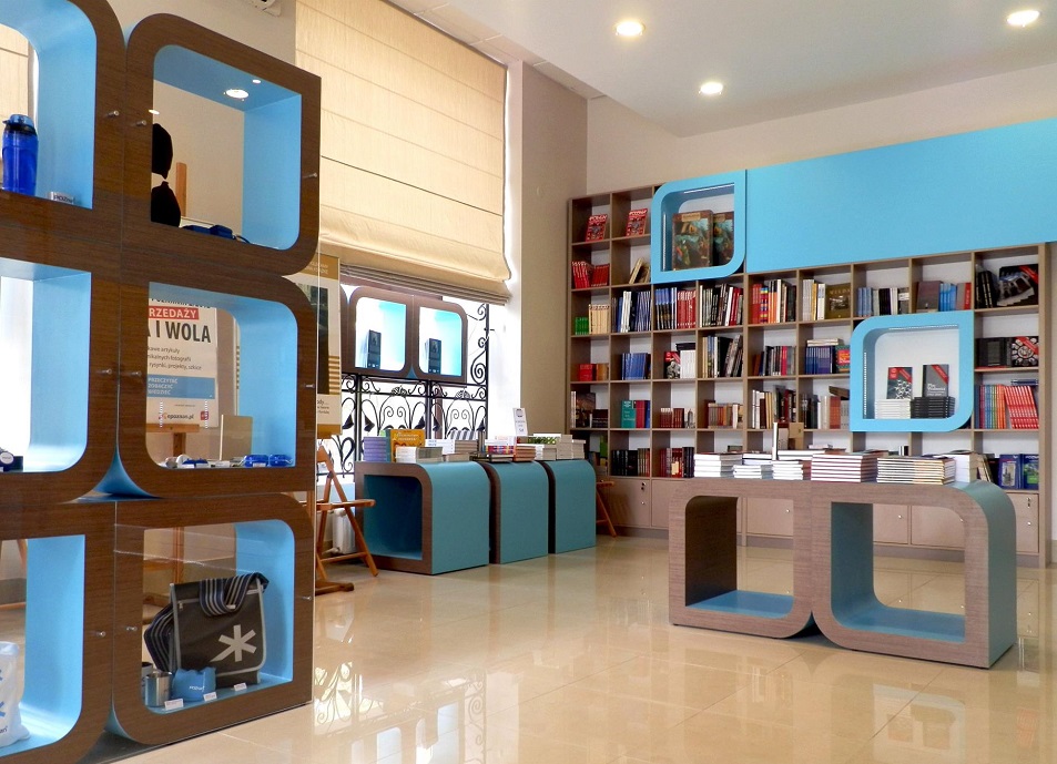 Salon Posnania, ul. Ratajczaka 44 - grafika artykułu