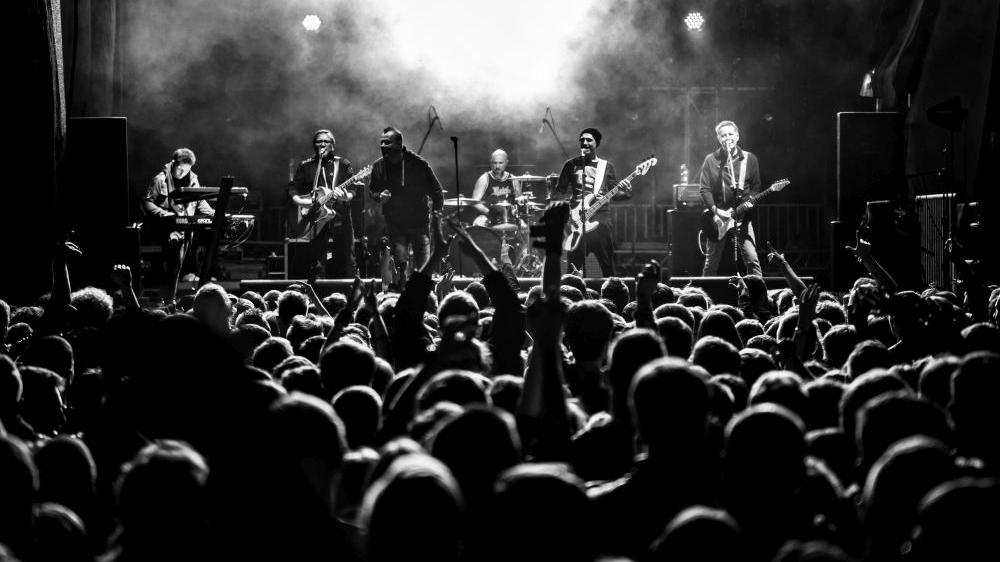 Strachy na Lachy wystapią w sobotni wieczór w Sali Wiekiej CK ZAMEK, fot. G. Kozak - grafika artykułu