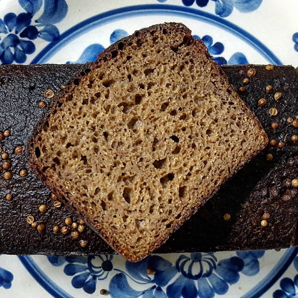 Fot. Czarny Chleb - grafika artykułu