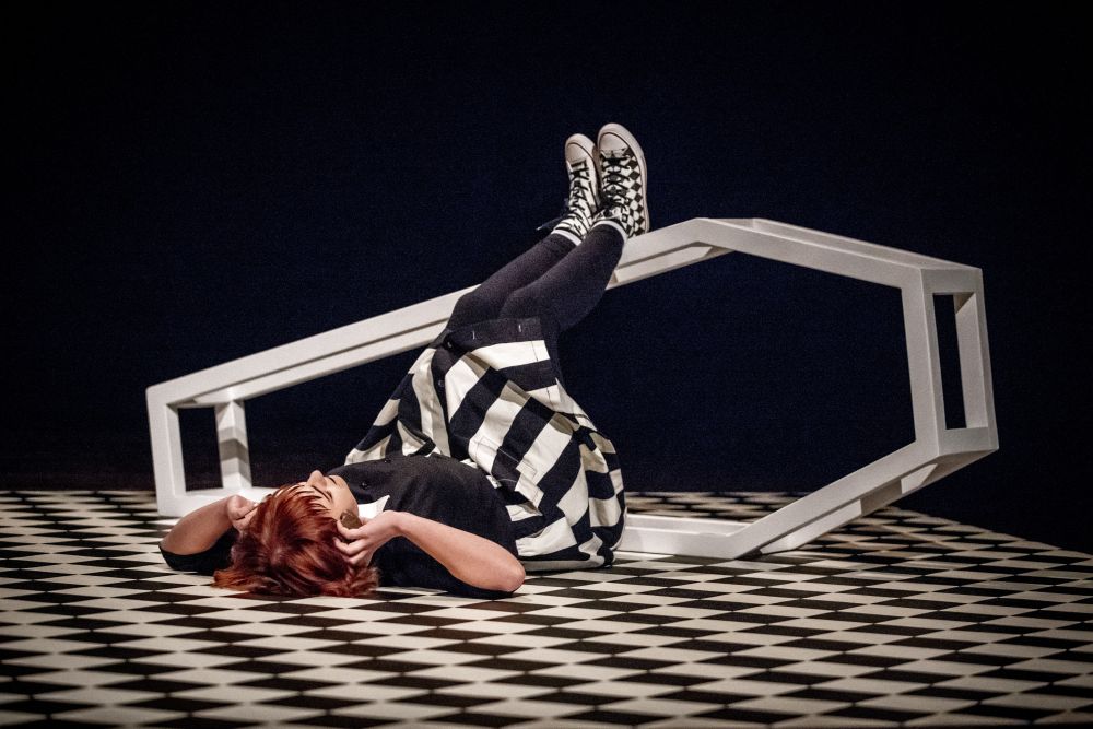 "Sztuka bez babci" - najnowszy spektakl Centrum Sztuki Dziecka, fot. Maciej Zakrzewski - grafika artykułu