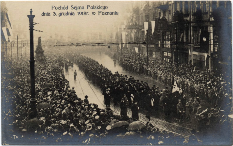 Uroczysty pochód delegatów na Polski Sejm Dzielnicowy (fot. PAN Biblioteka Kórnicka, sygn. 2781/2) - grafika artykułu