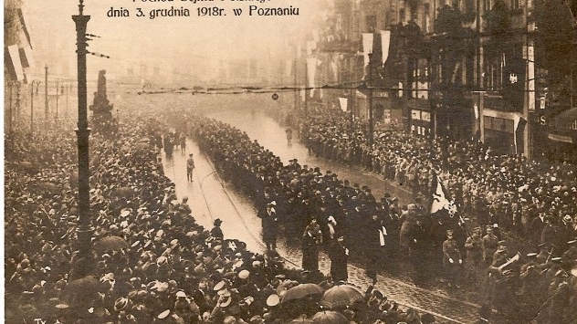 Pochód ponad 1000 delegatów na Polski Sejm Dzielnicowy, wśród nich - po raz pierwszy w polskiej historii - 129 kobiet