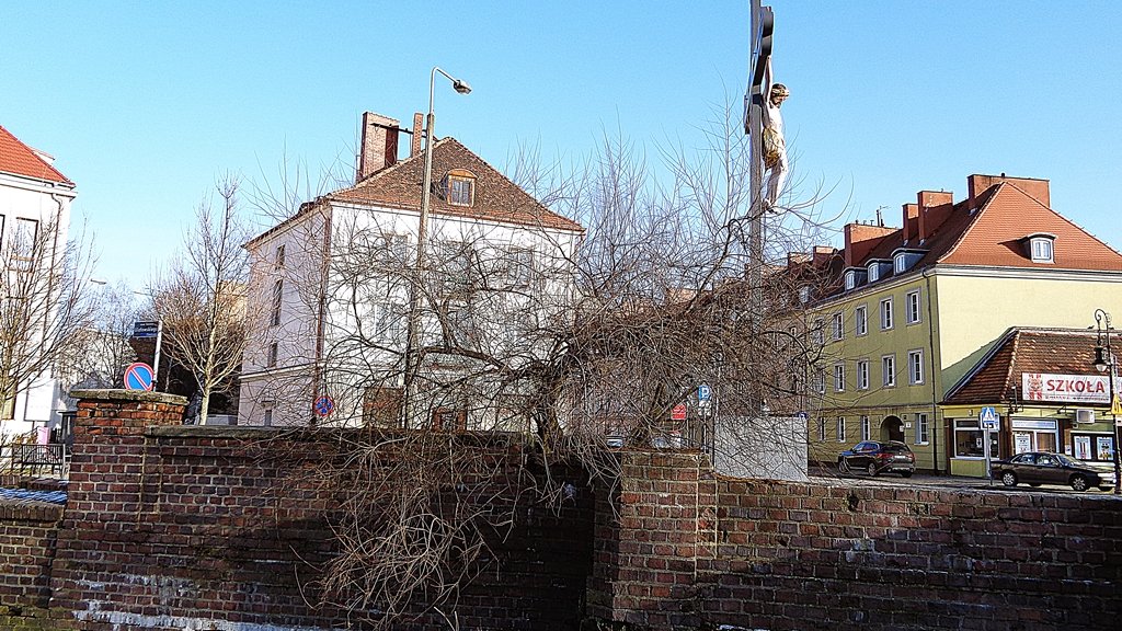 Wymagające ochrony, lepszego wyeksponowania i wyczyszczenia fragmenty d. mostu Chwaliszewskiego w pobliżu skweru Ulatowskiego