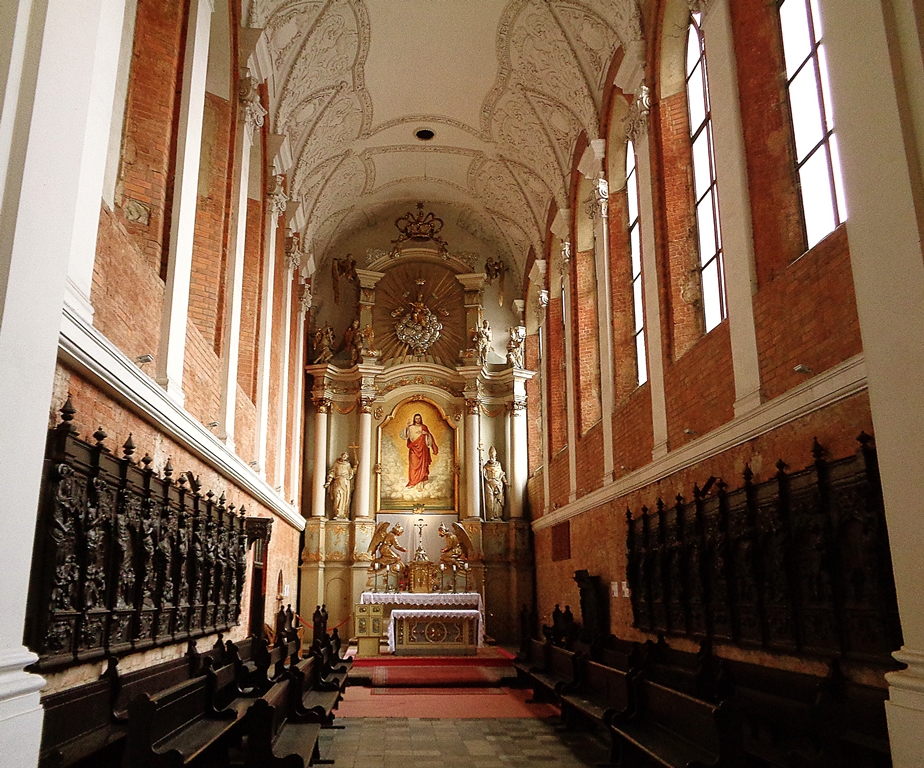 Prezbiterium w kościele podominikańskim, dziś jezuickim pw. Najświętszego Serca Jezusa i MB Pocieszenia - grafika artykułu