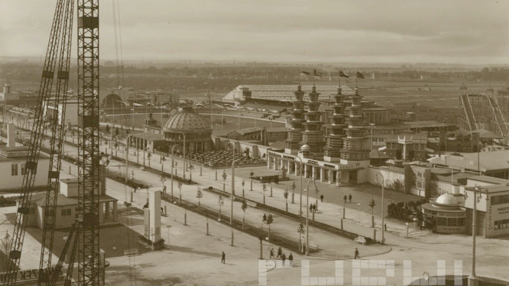 Teren zachodni Powszechnej Wystawy Krajowej z reprezentacyjną aleją pośrodku, 1929 r., fot. Roman Stefan Ulatowski / cyryl.poznan.pl