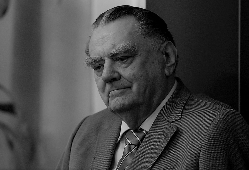 Jan Olszewski (1930-2019), fot. Piotr Życieński (IPN) - grafika artykułu