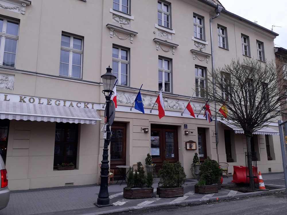 Jednym z zabytków, który otrzymał dofinansowanie na prace konserwatorskie i renowacyjne, jest kamienica przy pl. Kolegiackim 5, fot. M. Malinowski - grafika artykułu