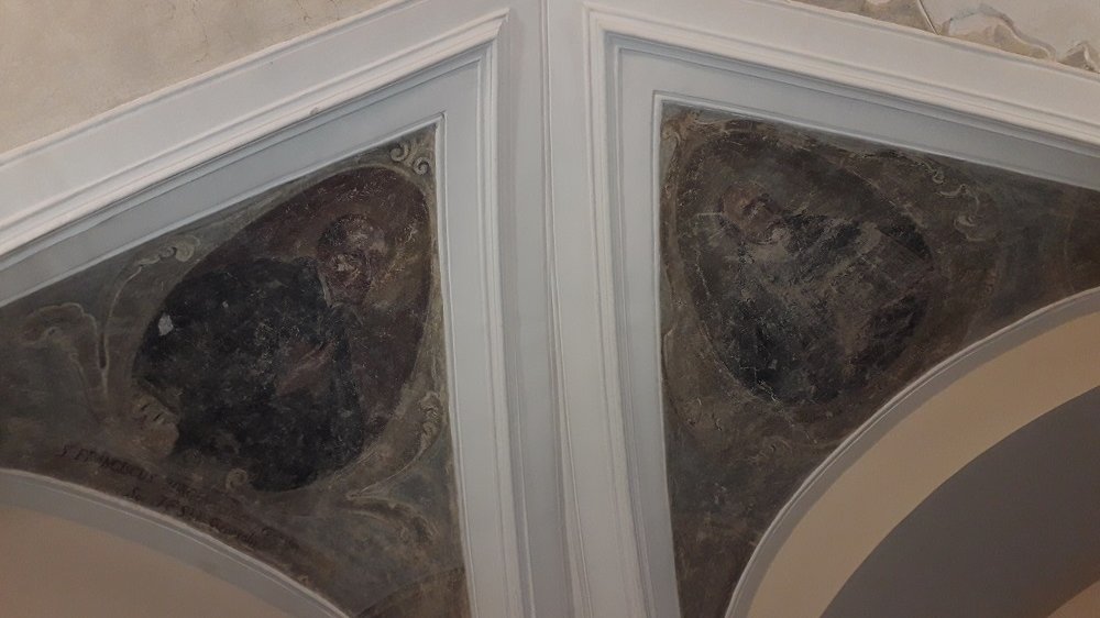 Odsłonięte malowidła w sali sesyjnej Urzędu Maista, fot. M. Malinowski