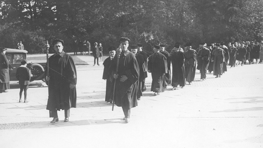Inauguracja roku akademickiego na Uniwersytecie Poznańskim, lata 20. XX w., fot. ze zb. NAC