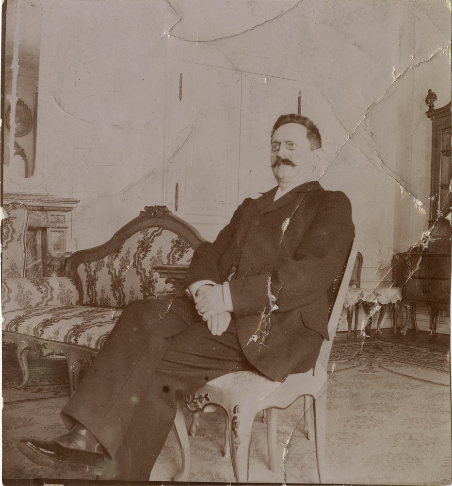 Heliodor Święcicki w salonie Pałacu Działyńskich 1915-1917, ze zb. cyryl.poznan.pl - grafika artykułu