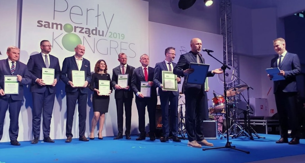 Nagrodę w imieniu Miasta Poznania odbiera wiceprezydent Bartosz Guss - grafika artykułu