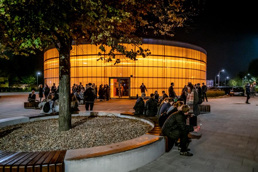 Fot. Pawilon - grafika artykułu