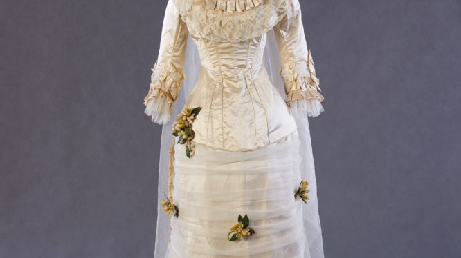 Spotkanie "Pokaz zabytkowego stroju od podszewki", Muzeum Historii Ubioru, g. 13, fot. www.xixgallery.com