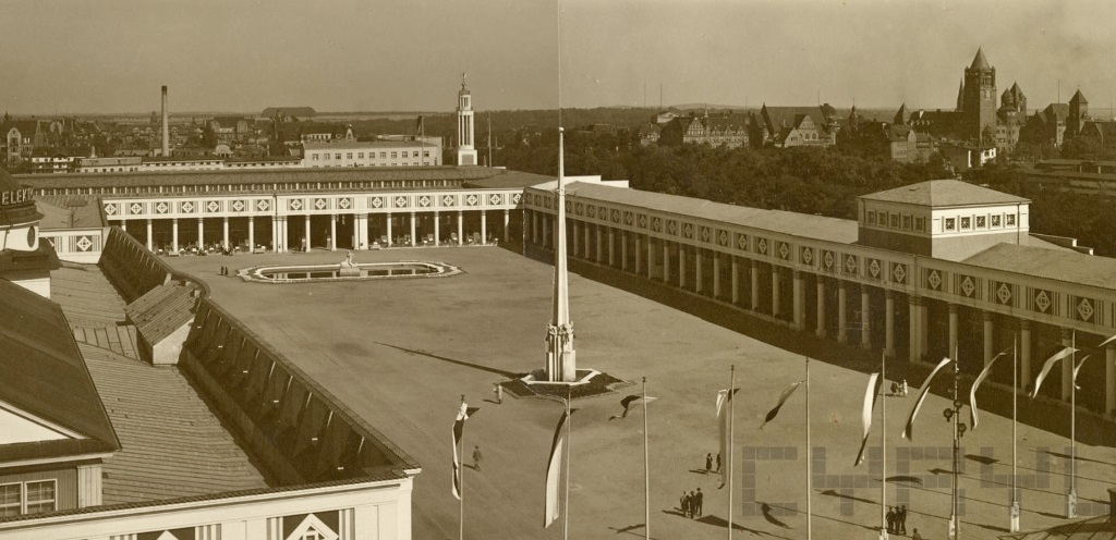 Plac Marka, targi - czas PeWuKi 1929 r., (fot. Roman Stefan Ulatowski) - grafika artykułu