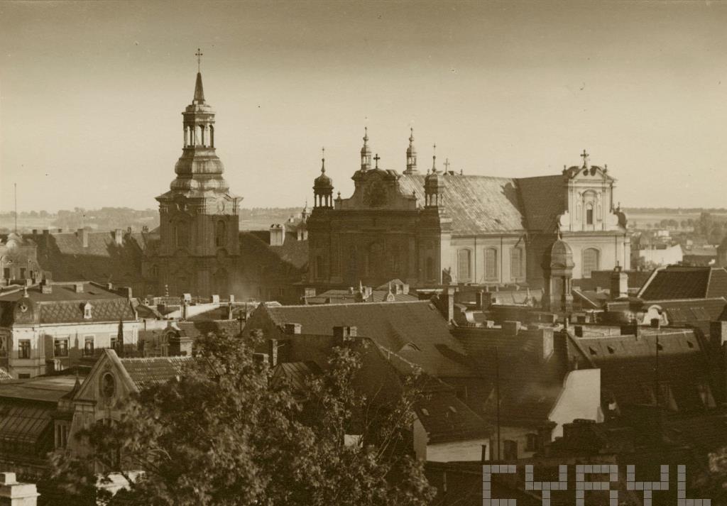 Widok na farę z Góry Przemysława w 1930 r. Autor zdjęcia: Roman Stefan Ulatowski. Właściciel: Miejski Konserwator Zabytków. Źródło: cyryl.poznan.pl - grafika artykułu
