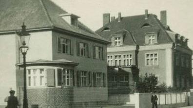 Dom przy ulicy Spornej, zaprojektowany przez architekta Stefana Sawickiego (1890-1967); właściciel: Maria Sawicka, źródło: cyryl.poznan.pl