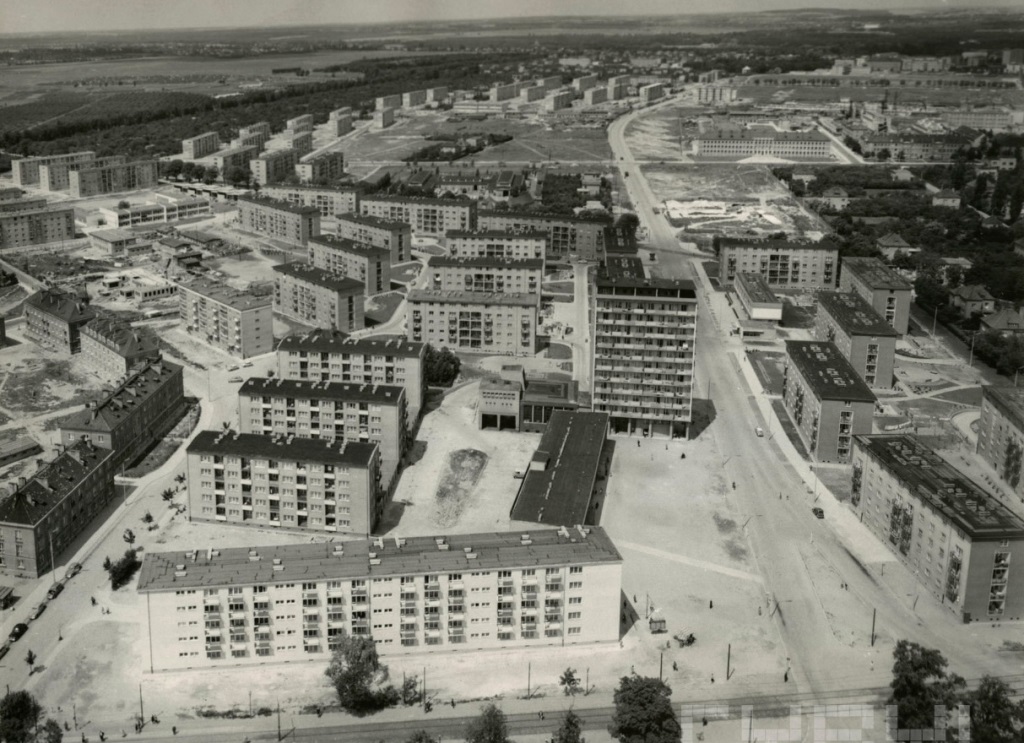 Osiedla Grunwald i im. Karola Świerczewskiego I (obecnie ks. Jerzego Popiełuszki) w budowie, 1958-1968, fot. cyryl.poznan.pl - grafika artykułu