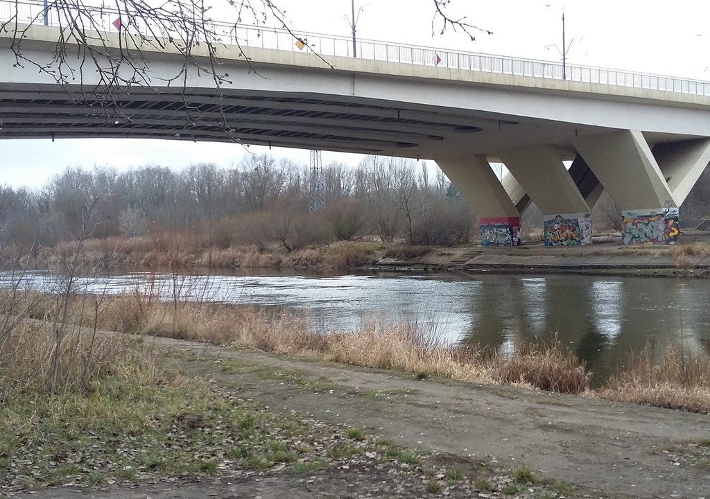 Most Przemysła i betonowe nadbrzeże Warty - grafika artykułu