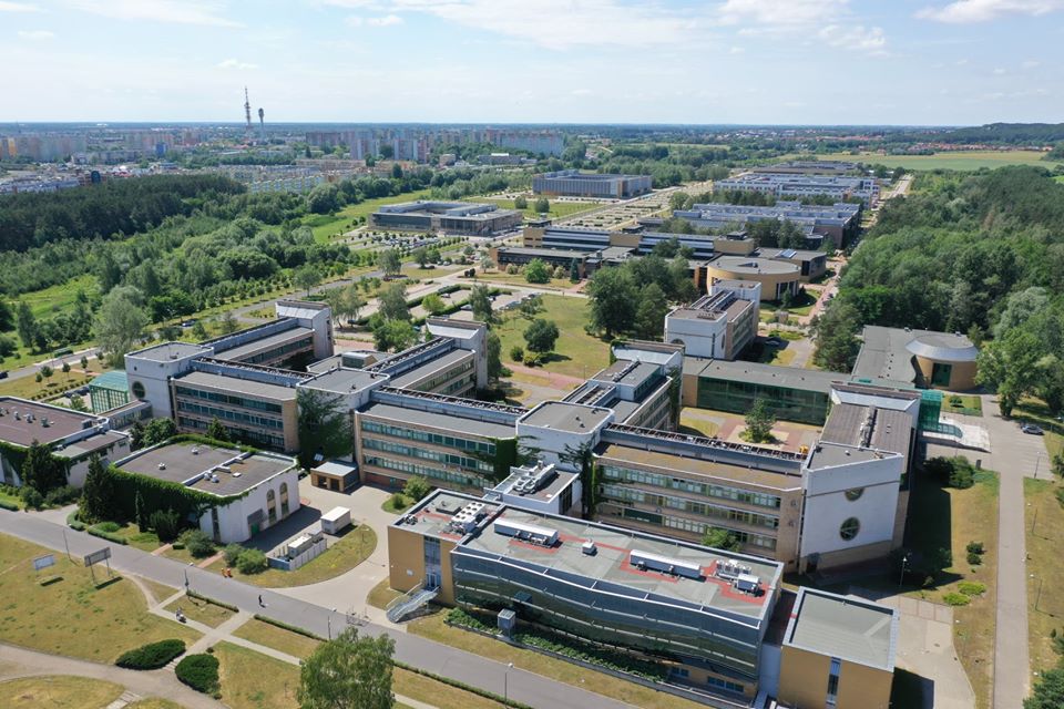 Kampus Morasko UAM, fot. Krzysztof Duda - grafika artykułu